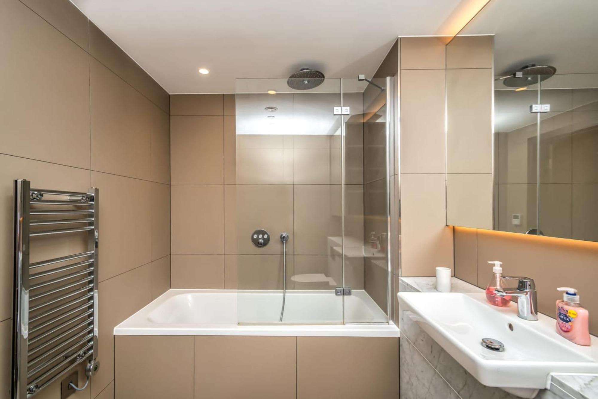 Luxury 2 Bedroom Apartment In Tower Hill Londres Exterior foto